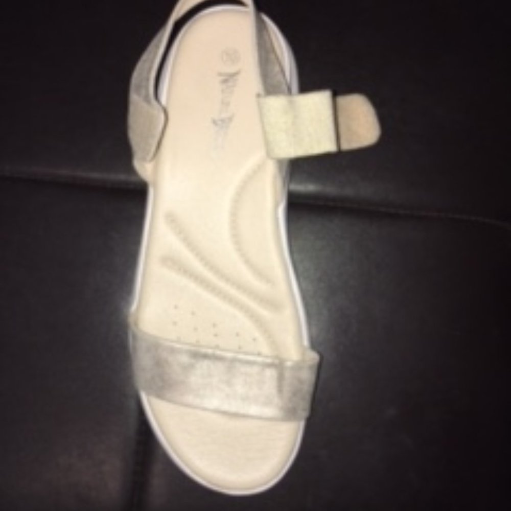 (NEW) Nature Breeze Champagne Comfort Sandals - Size 10 - Picture 3 of 8